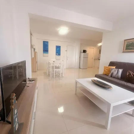 Edificio Sierra, Numero 35 Διαμέρισμα *