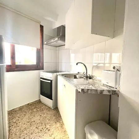 Edificio Sierra, Numero 35 * לוס כריסטיאנוס