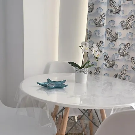 Edificio Sierra, Numero 35 * לוס כריסטיאנוס